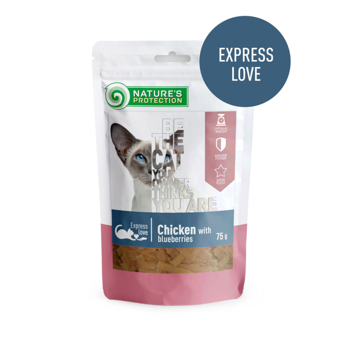 snack for cats with chicken and blueberries - 1
