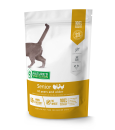 aliments secs pour animaux de compagnie avec de la volaille pour les chats âgés