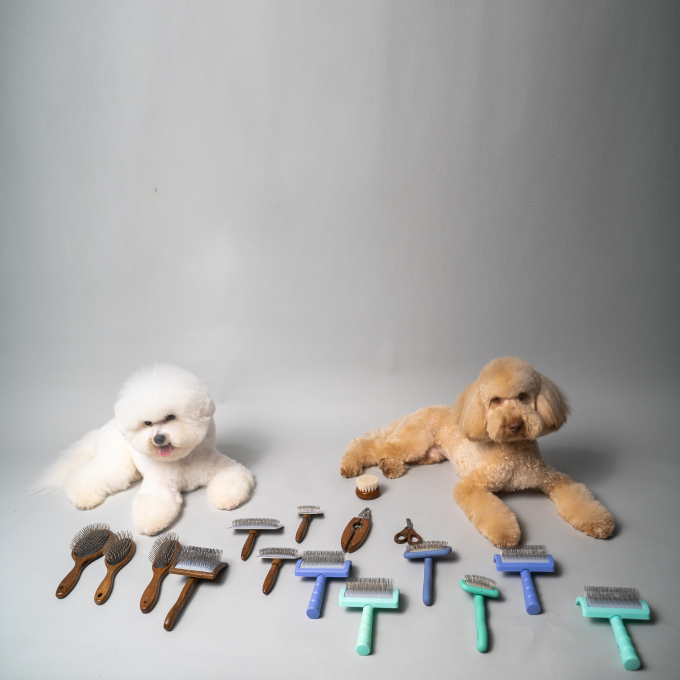 wooden brush, curved, rectangular - 4